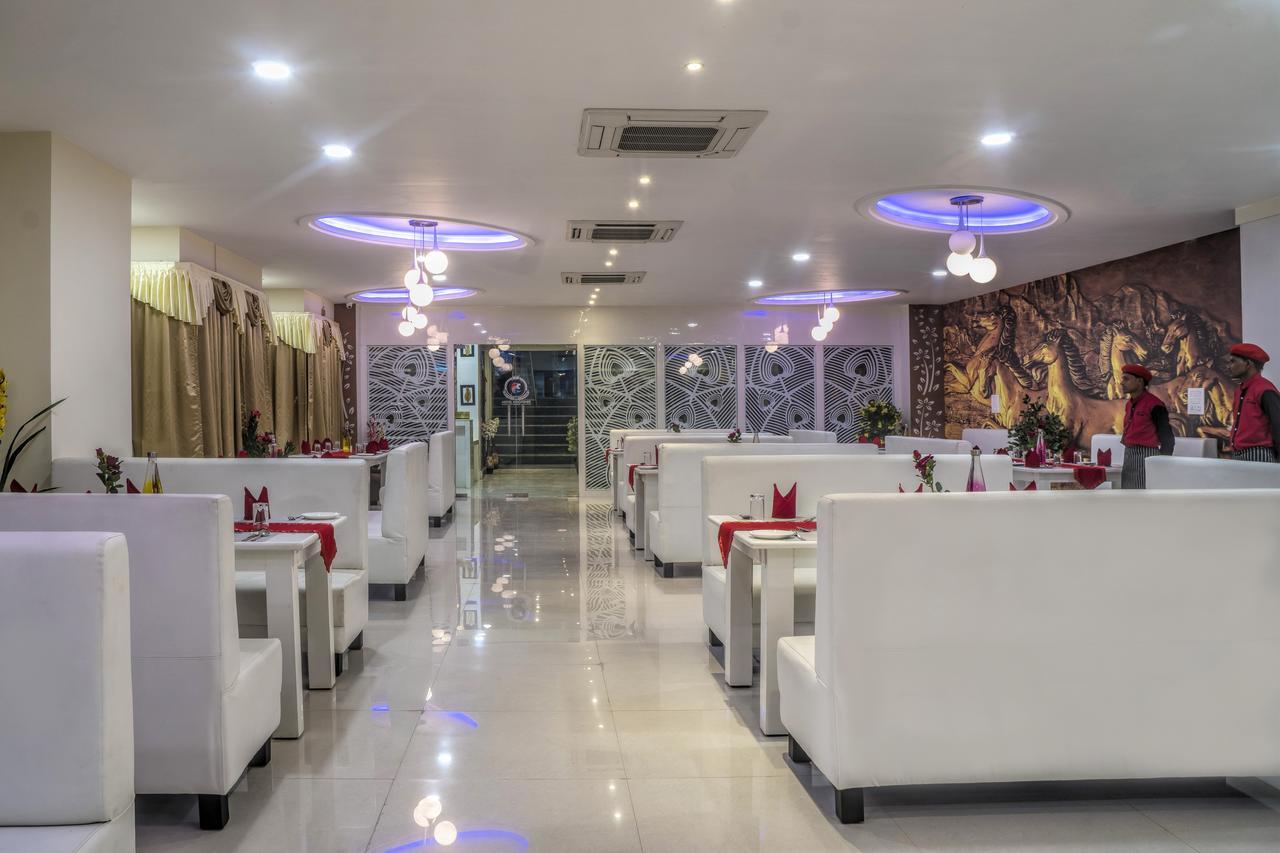 Hotel Kingfisher Udaipur Buitenkant foto